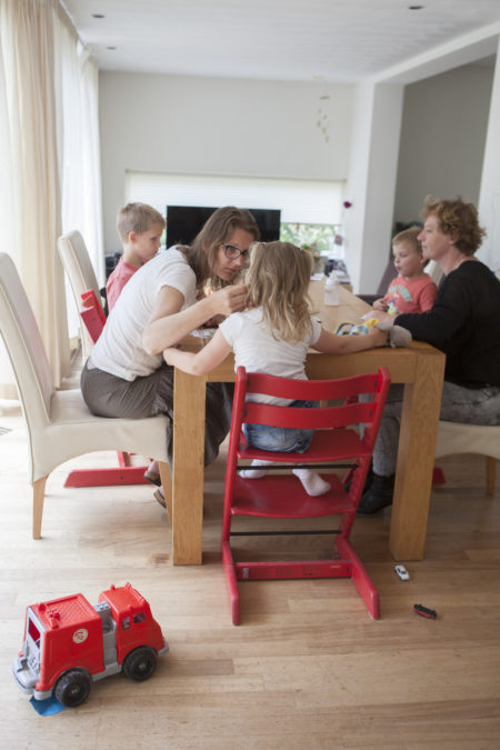 Spelletje Spelen Met De Kinderen